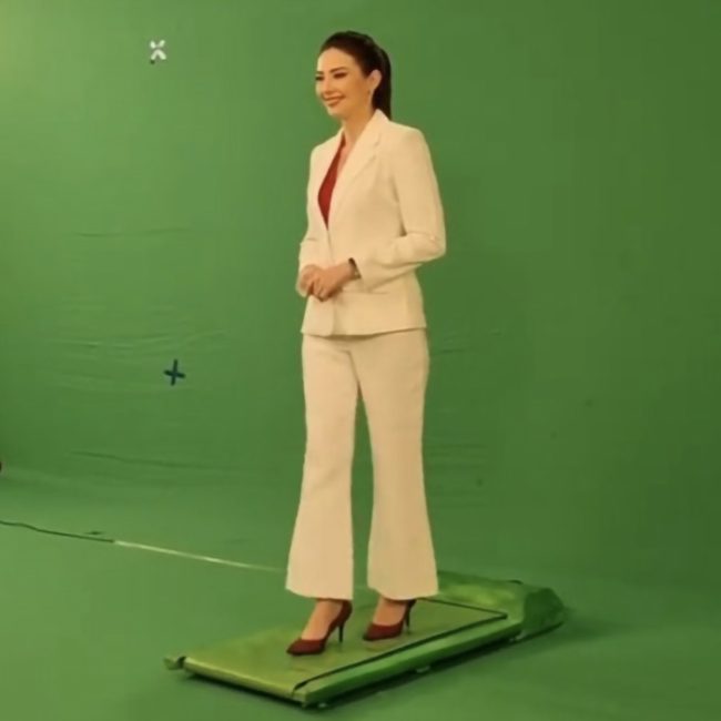 green-screen-treadmill-chroma-key-backdrop-studio-video-360-57429804 copy